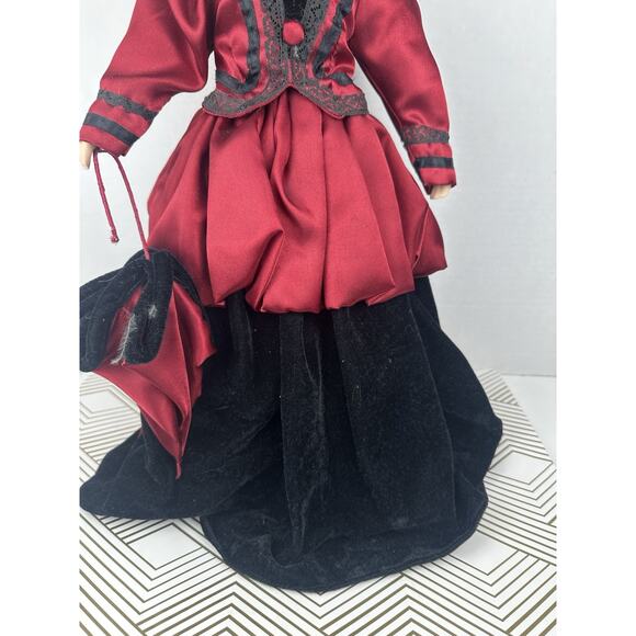 Vintage 1996 Heritage Mint Coll. The Southern Belles Suzanne 18" Porcelain Doll - Picture 3 of 6